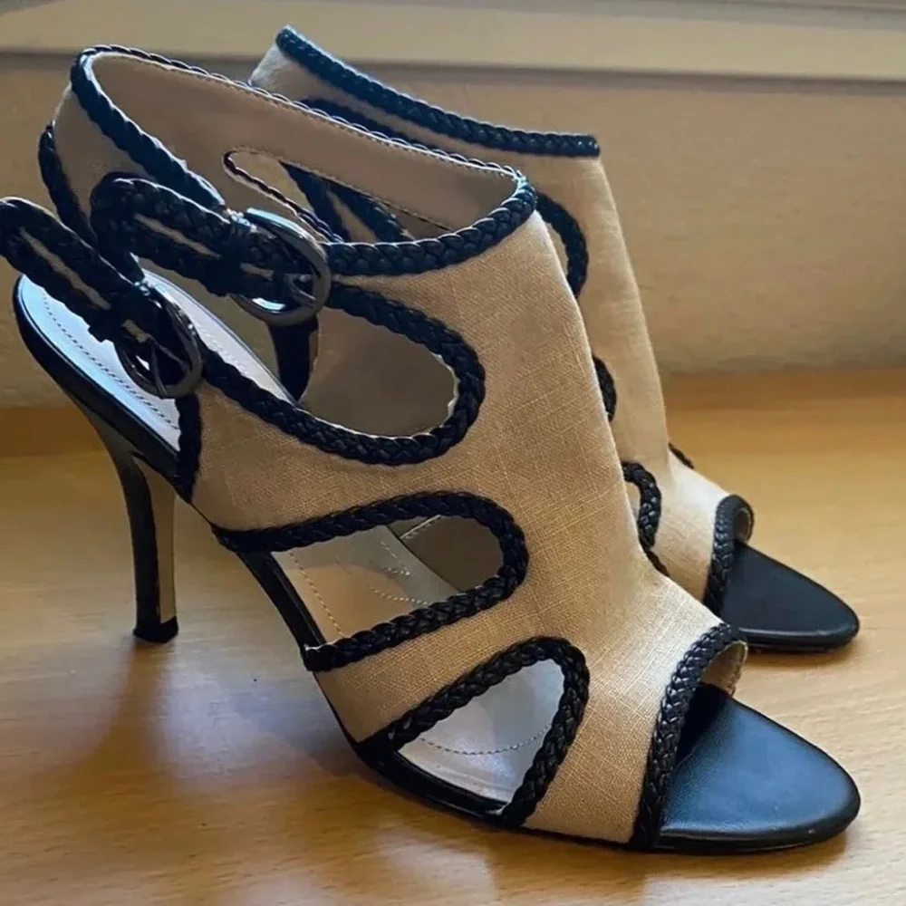 Tahari 7 1/2 M Black leather and Tan Heels